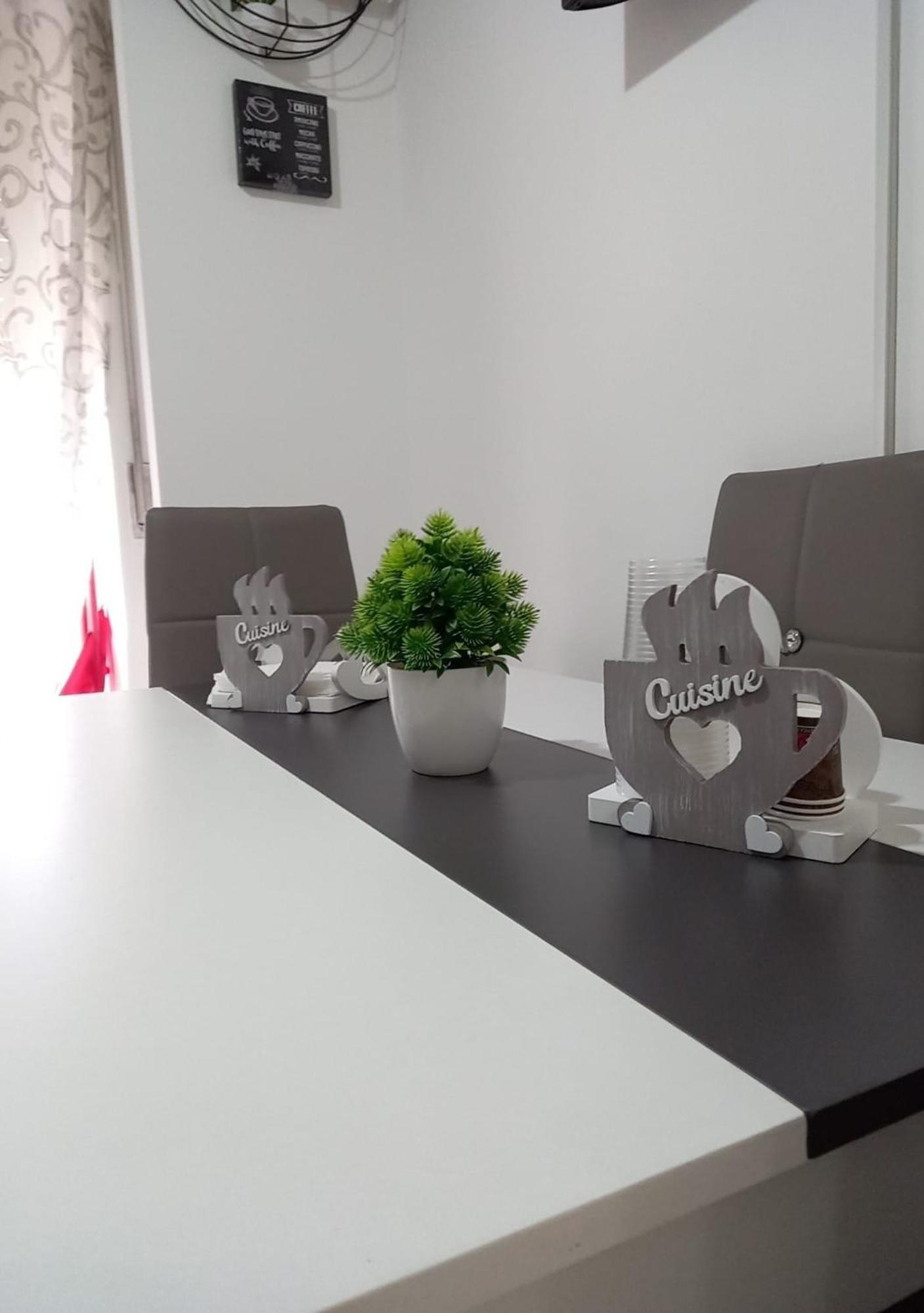 My Family Intero Appartamento Con Parcheggio Privato Potenza Luaran gambar